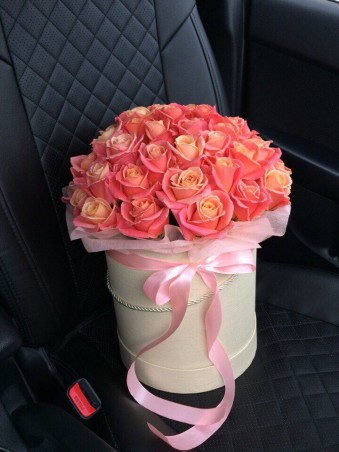 Koralinių rožių dėžutė "Paola"